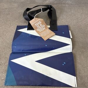 Rewilder ‘Hollywood Bowl’ Blue and White Tote Bag